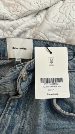 Reformation Val 90s Mid-Rise Straight Jeans thumbnail 5