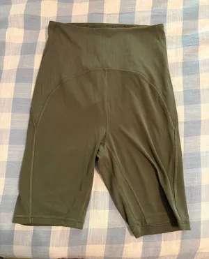 Lululemon Green Biker Shorts Size 4 thumbnail 1