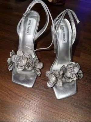 NWOT Steve Madden Ulyana metallic silver rhinestone floral heels summer party thumbnail 5