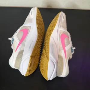 Nike Air Zoom Vomero‎ 16 Womens Size 8 White Pink Running Shoes Athleisure thumbnail 12