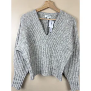 Topshop Women’s Light Grey Ribbed V Neck Sweater Size XS NWT Cozy thumbnail 2