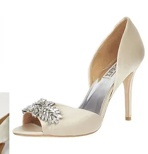 New. Womens Badgley Mischka Nikki Peep Toe Heels, White. Retails $245 thumbnail 1