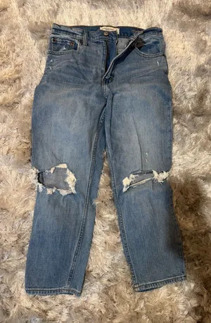Abercrombie The Mom High-Rise Jeans thumbnail 1