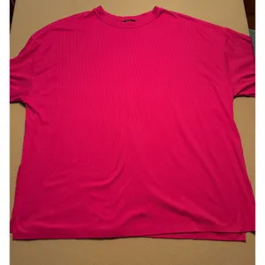 Dressed in Lala Malone Rib Oversized T-Shirt Side Slit Hot Pink Size XL thumbnail 2