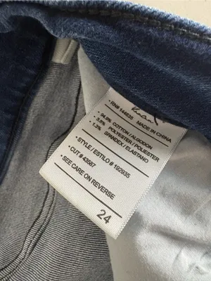 KANCAN Maurice’s Plus Size 24 Medium Wash Distressed Jeans EUC Blue thumbnail 11