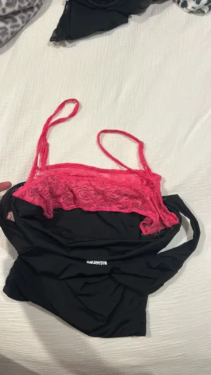 Princess Polly Top Black Crop thumbnail 4