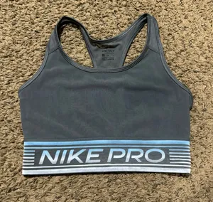 Nike sports bra thumbnail 1