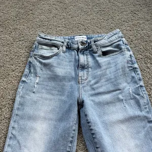 Studio Blue Straight Leg Light Wash Jeans Size 27 Flaws thumbnail 7