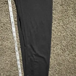 Woman’s Aeropostale Gray High-Rise Perfect Leggings soft, stretchy fabric thumbnail 6