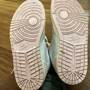 Air Jordan Pink thumbnail 2