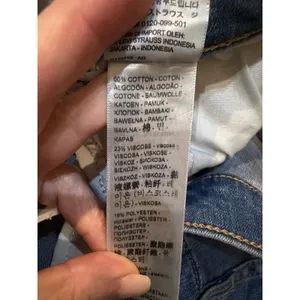 Levi's 724 Jeans Women's Size 26W NWT High Rise Slim Straight Distressed Blue thumbnail 10