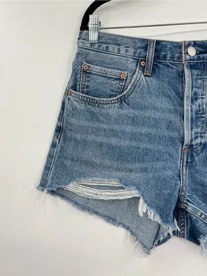 Aritzia Denim Forum The 90s Vintage Cut Off Shorts Jean Denim Distressed Blue 28 thumbnail 5