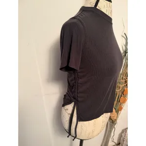 Lululemon Ribbed‎ Cropped Tee Black Side Tie Short Sleeve Women's Top thumbnail 3