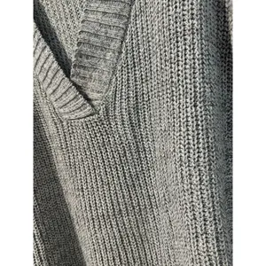 Anthropologie Silence + Noise Knit Side Slit Step Hem V Neck Sweater Size Medium thumbnail 9