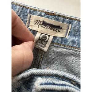 Madewell The Curvy Perfect Jean Shorts Foster Wash Women’s Size 31 Raw Hem thumbnail 8
