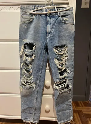 Bershka Ripped Jeans thumbnail 1