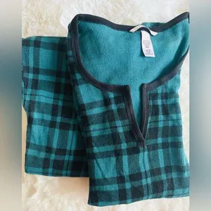 Victorias Secret Green Black Buffalo Plaid Thermal Pajamas Pjs Set ~ Small thumbnail 1