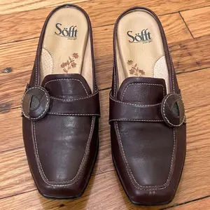 Söfft Women's Leather Loafer Mules with Buckle Detail in Cordovan Brown Size 7. thumbnail 1