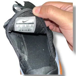 Nike Air Max 270 'Metallic Foil' size 6Y thumbnail 7