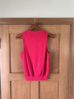 Babaton Aritzia Fushia Hot Pink Sweater Vest Sleeveless Women’s size Small thumbnail 4