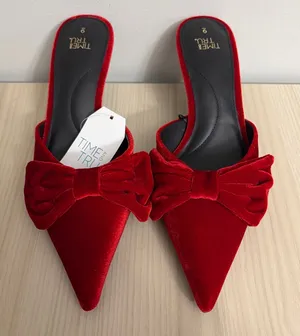 Time and Tru New! Women's Red Velvet Bow Mules size 9 thumbnail 1