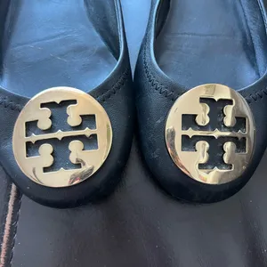 Tory Burch Minnie Travel ballet flats with a gold logo thumbnail 5