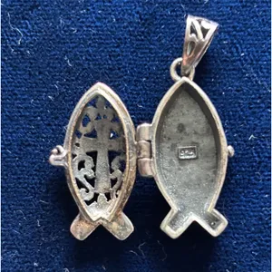 Vintage Sterling Silver Prayer Christian Box Cross Pendant 1" x .5" Opens Up thumbnail 8
