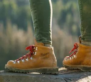 Danner Mountain Light Tan Leather Hiking Boots Made in USA Vibram Sole Size 6.5‎ thumbnail 1