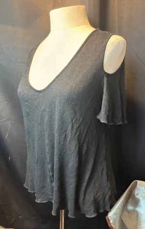Free People Black Cold Shoulder V-Neck Flutter Sleeve Linen Blend Top Small thumbnail 1