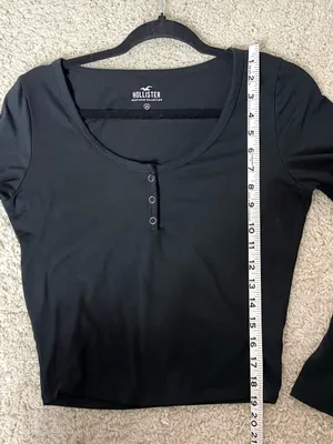 Hollister Black Long-Sleeve Henley Crop Top thumbnail 4
