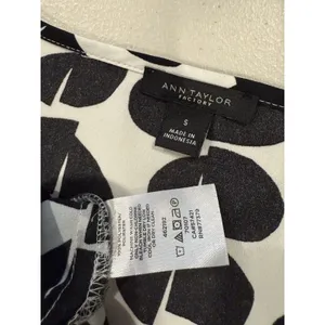 Ann Taylor Polka Dot Top Womens Small Lightweight Workwear Sheer Career Travel thumbnail 3