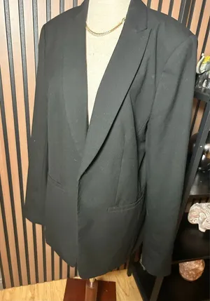H&M black work blazer size medium work attire thumbnail 1