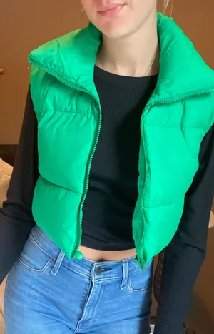 Boutique Green Cropped Puffer Vest Size Small thumbnail 2