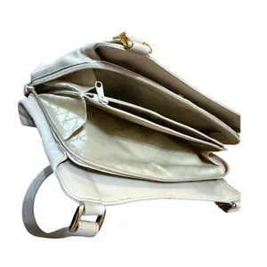 Etienne Aigner Cream Leather Shoulder Bag Gold Hardware Triple Compartment Purse thumbnail 13