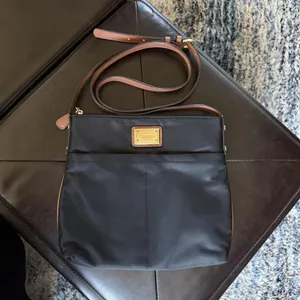 Calvin Klein Crossbody Bag Womens Medium Black Nylon Brown Trim Zip Pocket thumbnail 2