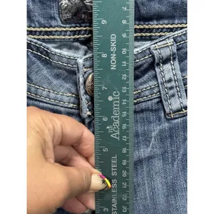 Silver Jeans Suki 17" Surplus Light Wash Low Rise Embroidery‎ Size 31x33 Western thumbnail 2