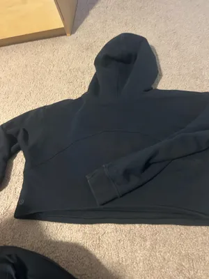 Lululemon Black Cropped Hoodie with Subtle maple leaf Center Logo thumbnail 9