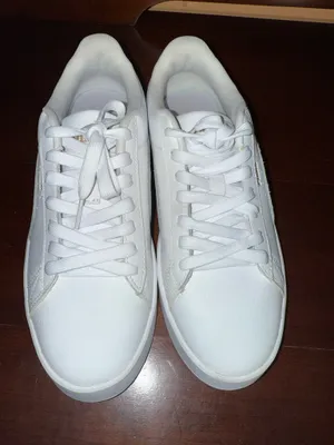 Puma Women’s size 7.5  thumbnail 2
