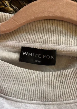 white fox crewneck  thumbnail 3
