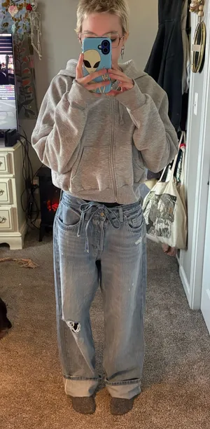 Baggy Universal Thread Mid-Rise 90s Jeans thumbnail 1