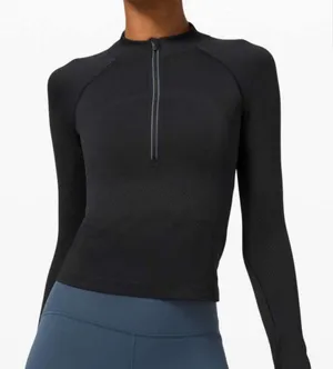 Lululemon black Swiftly Tech 1/2 zip size 6 thumbnail 1