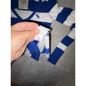 abercrombie y2k striped v neck blue white‎ think stripe xs Moose thumbnail 9