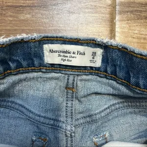 Abercrombie & Fitch Shorts The Mom Shorts thumbnail 3