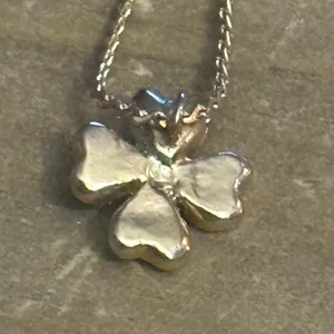 Vintage Flower Pendant Necklace Gold thumbnail 3