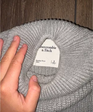 Abercrombie Sleeveless Sweater top thumbnail 2