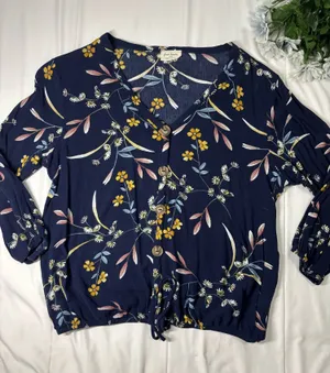 Free Kisses Navy Floral Button Front Blouse Boho Tie Hem Top Fit like a Size L thumbnail 1