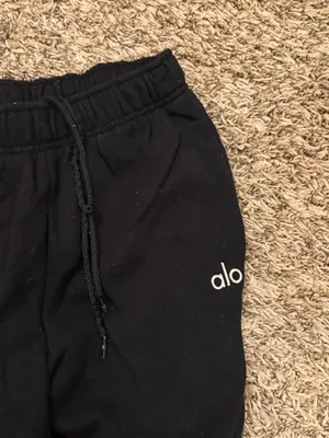 Alo Black Yoga Sweatpants thumbnail 4