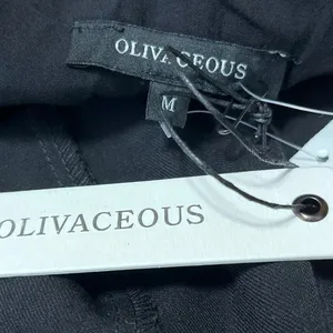 NEW Olivaceous Women's Black Sleeveless V-neck Button Crop Blazer Vest Top Sz M thumbnail 3