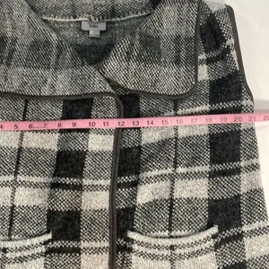 Long cape vest single snap closure dual pocket plaid vent back soft knit sweater thumbnail 5