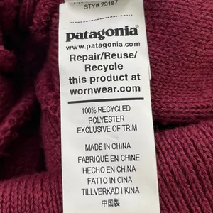 Patagonia Unisex Red Pom Pom Foldover Ribbed Knit Winter Beanie Hat One Size thumbnail 3